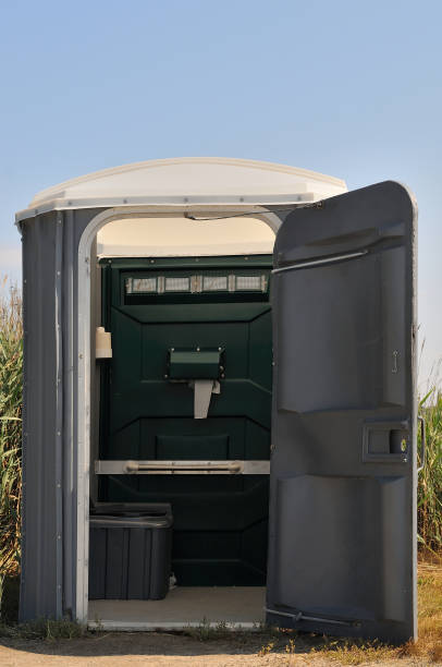 Best Affordable portable toilet rental  in Warren, OH