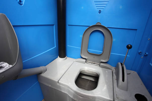 Porta potty delivery and setup in Warren, OH